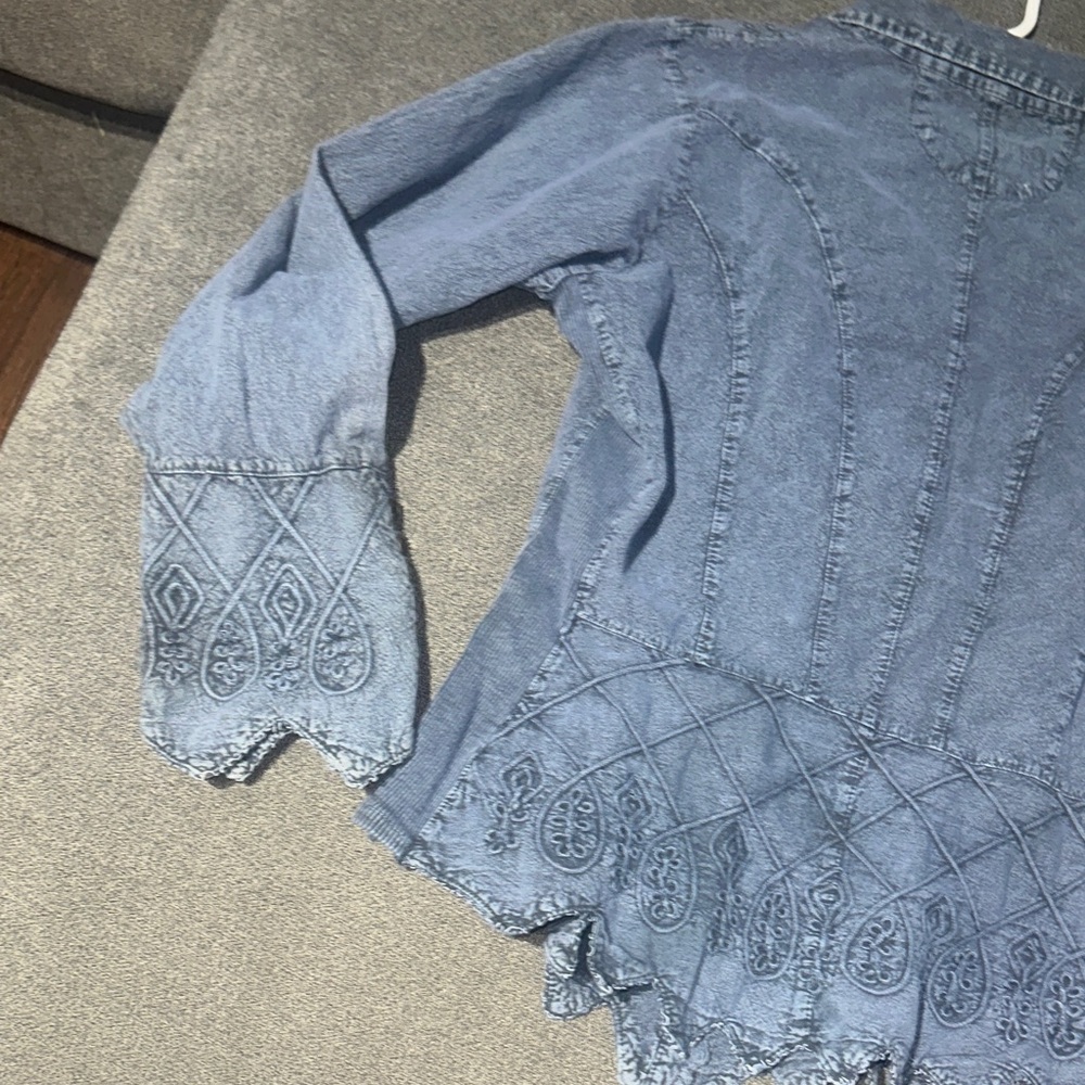 Large 100% Cotton Blue Denim Button-Up Shirt Boho tribal vibes super cute - Picture 17 of 17